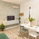 Luxurious Lucia 1 דירה