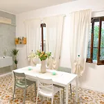 דירה Luxurious Lucia 1